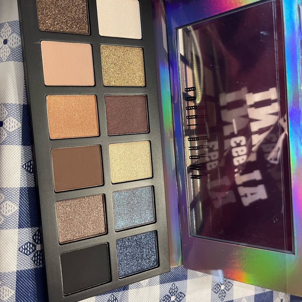 BOBBI BROWN IN A FLASH EYE SHADOW PALETTE BRAND NEW IN BOX